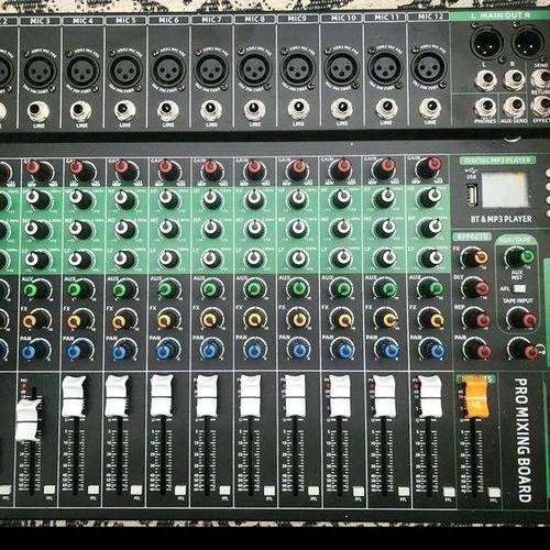 Équipement de studio / Studio equipment