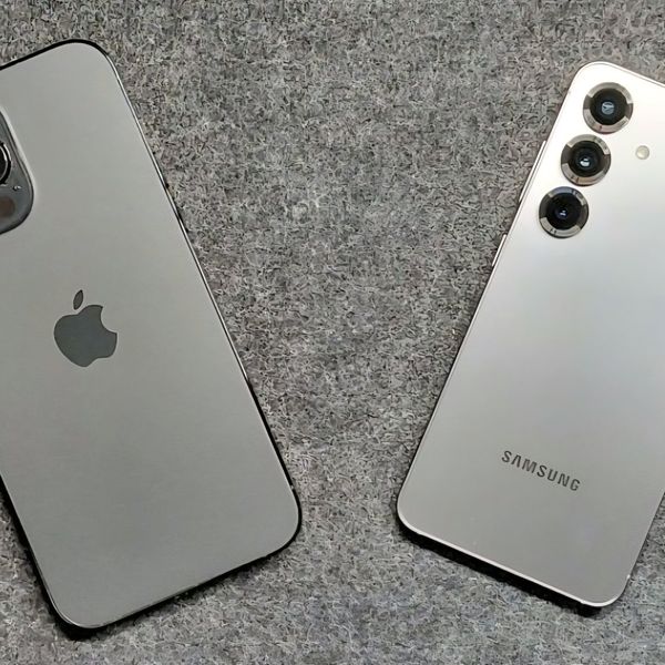 iPhone et Samsung / iPhone and Samsung